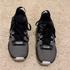 Nike LeBron Witness 7 Black and White Sneakers, size 10